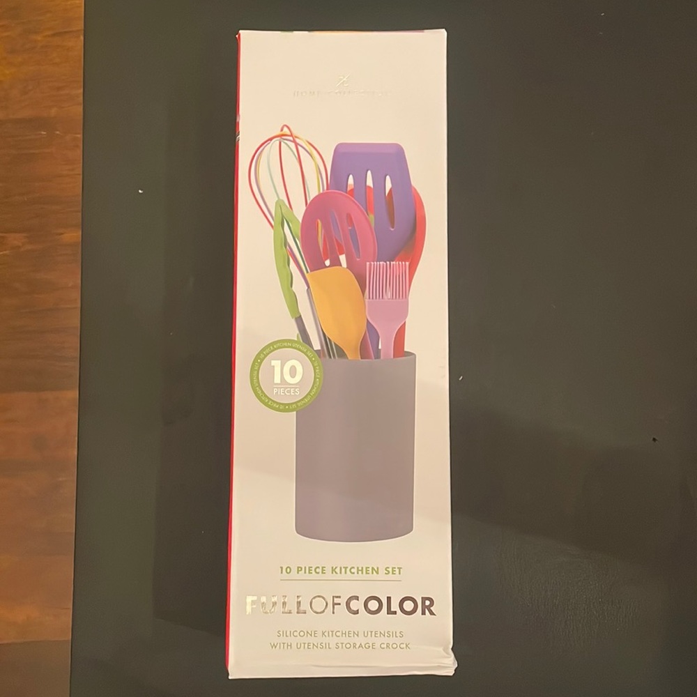 Full of color. 10 piece kitchen set. Food Safe BPA Free. Heat Resident.
